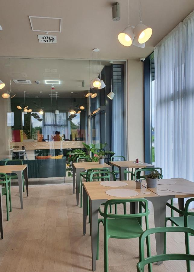 Marida Hotel Satu Mare Bagian luar foto