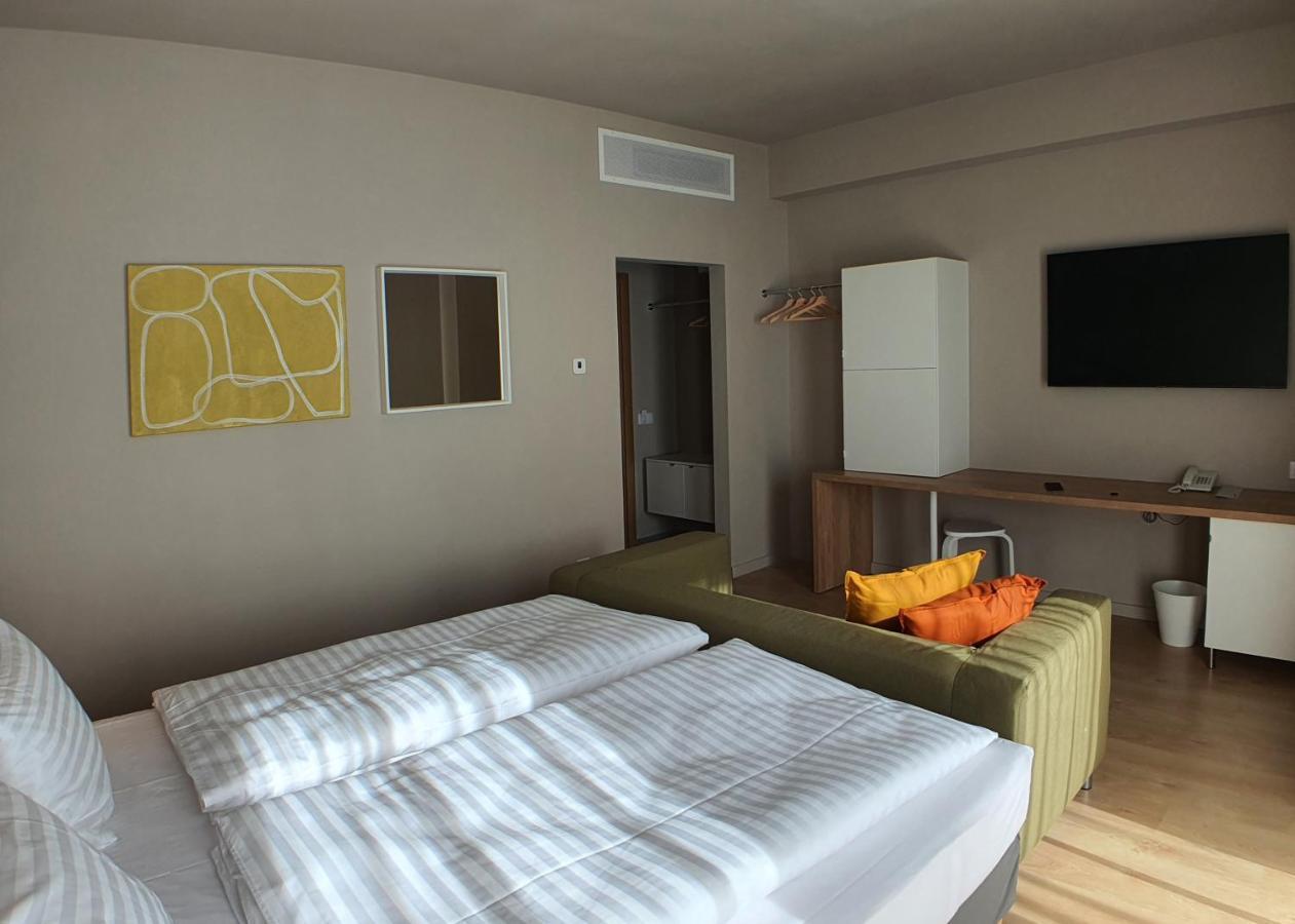 Marida Hotel Satu Mare Bagian luar foto